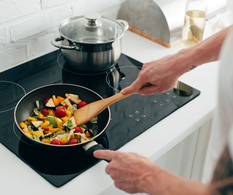 How to schedule tweets in 2025? (3 methods + best practices)